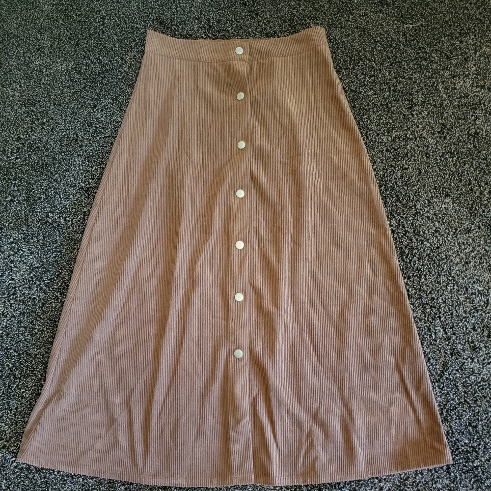Elegant Tan Button-Down Skirt